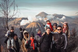 Read more about the article Panduan Lengkap Sewa Jeep Bromo untuk Menikmati Sunrise di Penanjakan